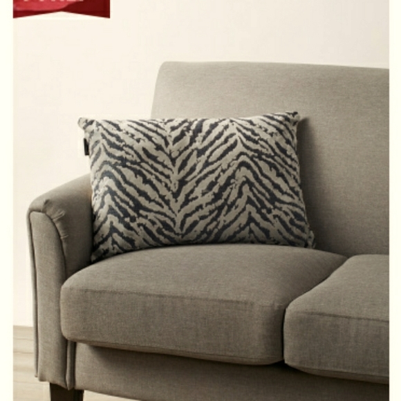 MM STUDIO ZEBRA CUT BELGIUM/ VELVET PILLOW NWT - Picture 3 of 11